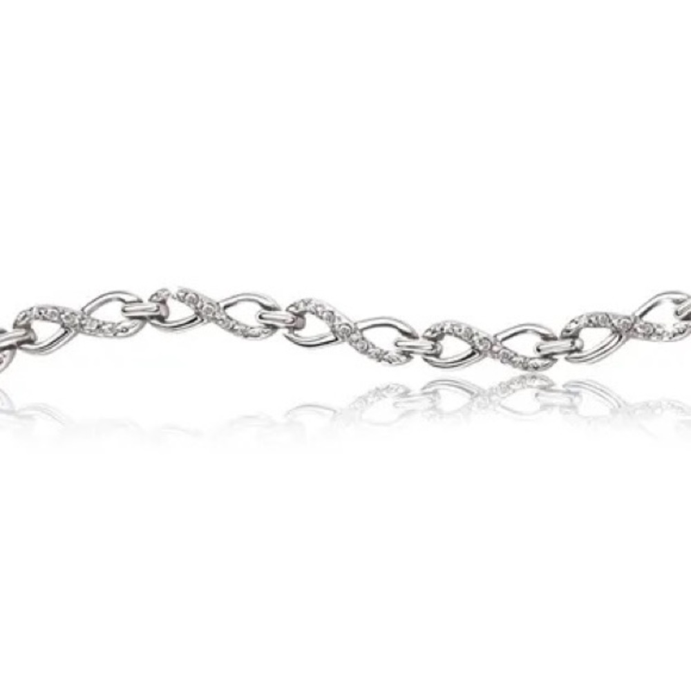 Kay Jewelers’ Diamond Infinity Bracelet